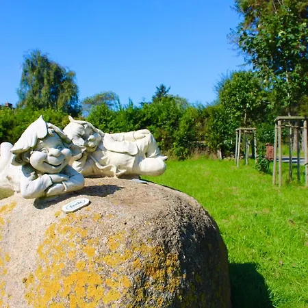 Haus Strandherz Hausteil Steuerbord Dom wakacyjny Utersum
